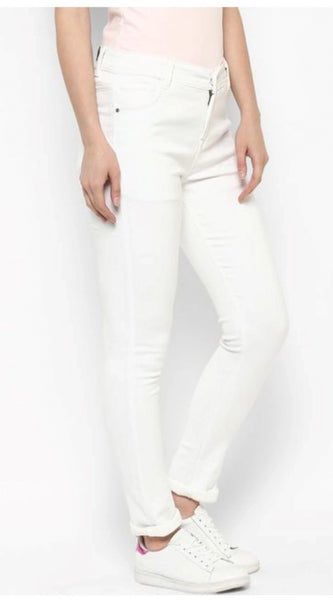 Mayawye Women's Denim Solid Buttoned Jeans (White)
