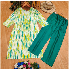 Mayawye Women's Rayon Printed Round Neck 3-4th Sleeve Kurti With Pant Set (Green)