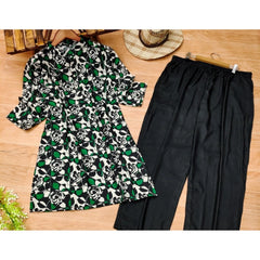 Mayawye Women's Muslin Printed Mandarin Collar 3-4th Sleeve Kurti With Pant Set (Green)