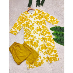 Mayawye Women's Rayon Printed Round Neck 3-4th Sleeve Kurti With Pant Set (Yellow)