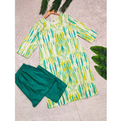 Mayawye Women's Rayon Printed Round Neck 3-4th Sleeve Kurti With Pant Set (Green)