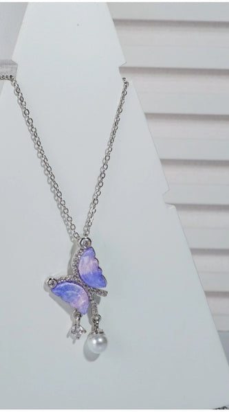 Mayawye Women's Stainless Steel Butterfly Dailywear Pendent Delicate Chain (Silver Plated)