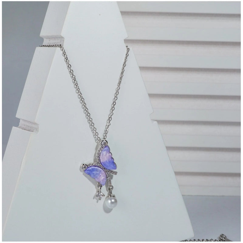 Mayawye Women's Stainless Steel Butterfly Dailywear Pendent Delicate Chain (Silver Plated)