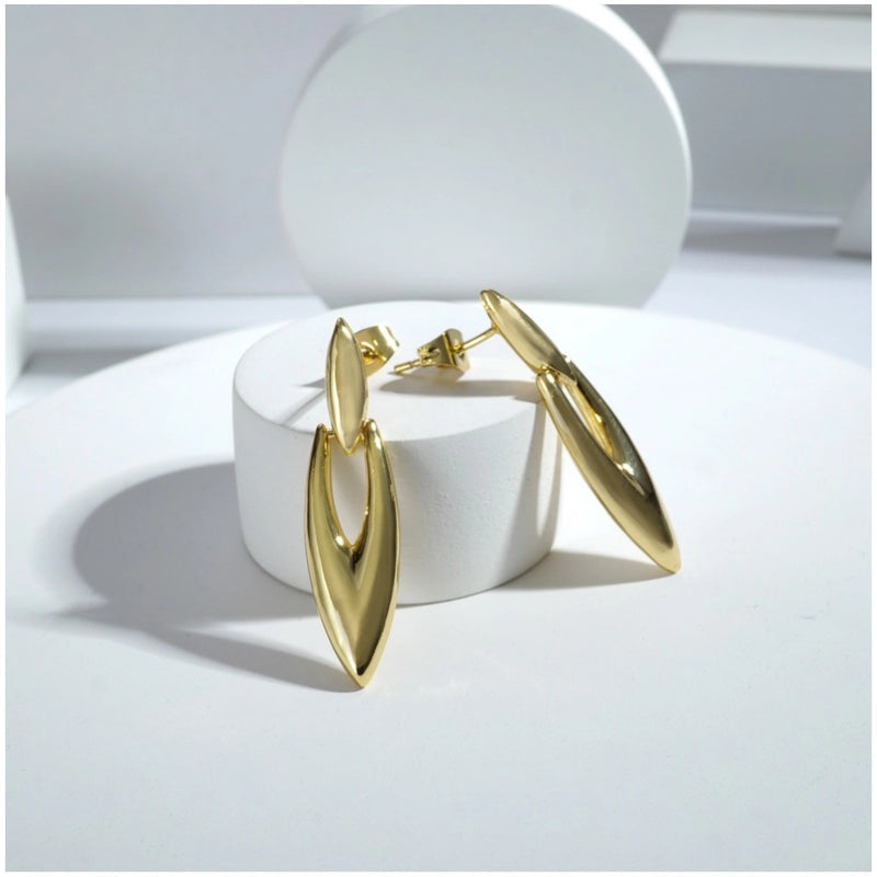 Mayawye Women's brassNew Gold Tone Polish Mini Office Earrings (Gold Plated)