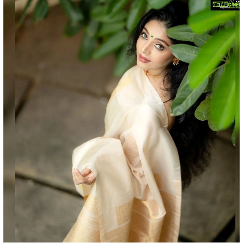 Mayawye Women's Silk Printed Saree With Unstitched Blouse 5.5Mtr (Off White)