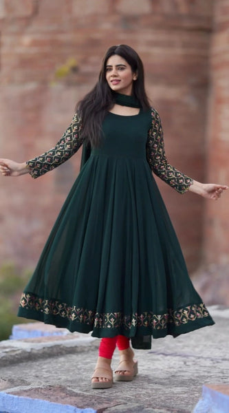 Mayawye Women's Georgette Embroidery 3-4th Sleeve Round Neck Kurti with Dupatta Set (Green)