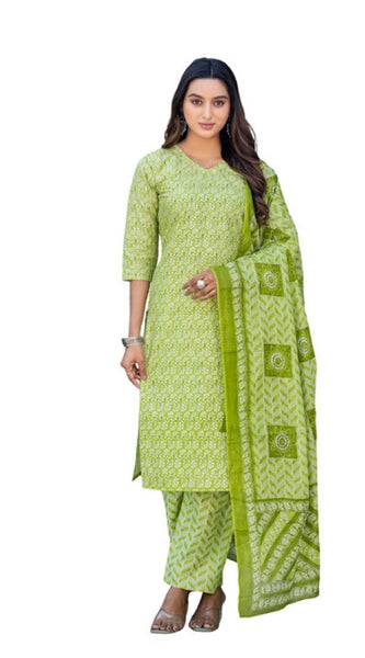 Mayawye Women's Cotton Blend Printed Kurti With Pant Dupatta Set (Parrot)