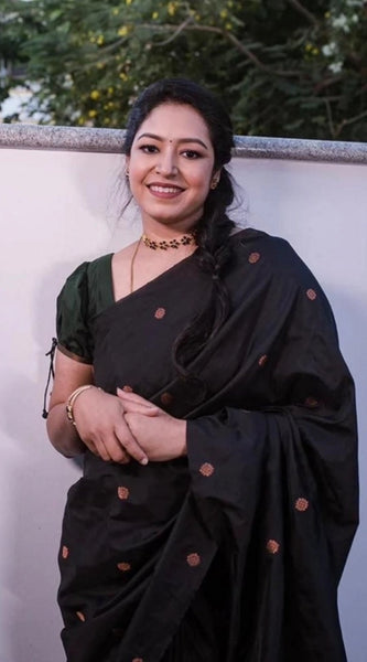 Mayawye Women's Litchi silk Printed Saree With Unstitched Blouse (Black)