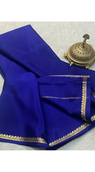 Mayawye Women's Crepe Chit Pallu Solid Saree With Unstitched Blouse 5.5Mtr (Navy Blue)