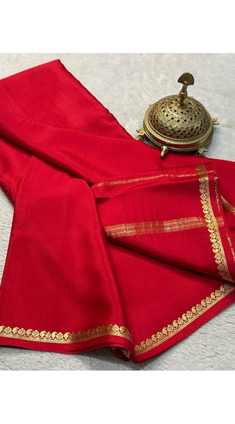 Mayawye Women's Crepe Chit Pallu Solid Saree With Unstitched Blouse 5.5Mtr (Red)