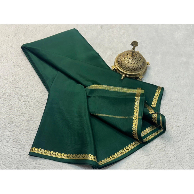 Mayawye Women's Crepe Chit Pallu Solid Saree With Unstitched Blouse 5.5Mtr (Green)