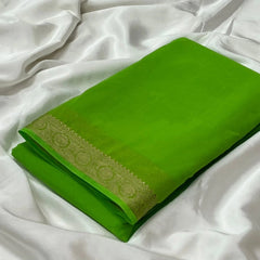 Mayawye Women's Crepe Chit Pallu Solid Saree With Unstitched Blouse 5.5Mtr (Parrot Green)