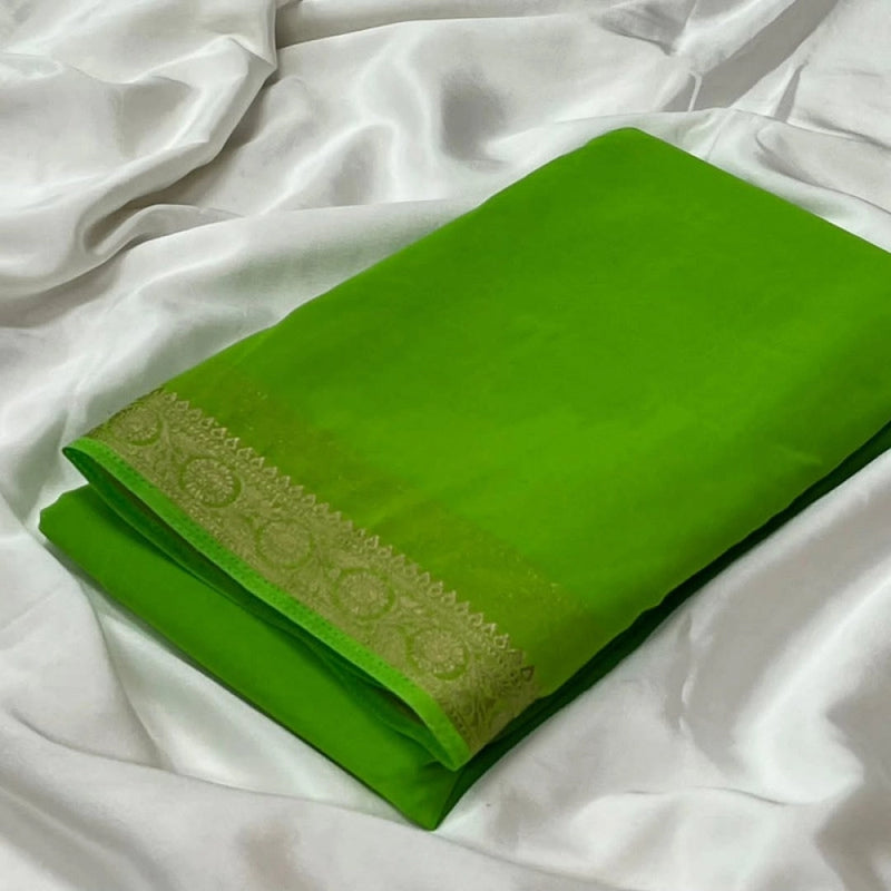 Mayawye Women's Crepe Chit Pallu Solid Saree With Unstitched Blouse 5.5Mtr (Parrot Green)