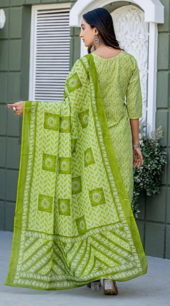Mayawye Women's Cotton Blend Printed Kurti With Pant Dupatta Set (Parrot)